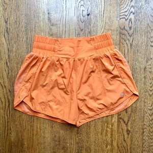 Balance Athletica Breeze Shorts S - Mango